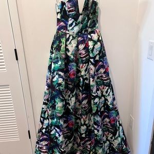 Size 4 Parker Black Gown - Bloomingdale’s